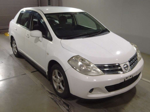 2012 Nissan Tiida Latio SC11[2]