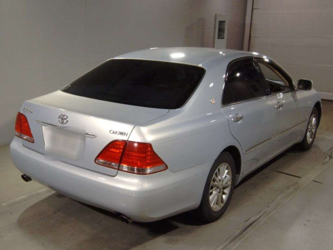 2005 Toyota Crown GRS180[1]