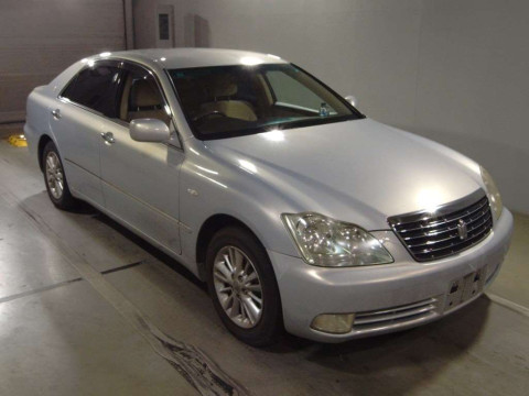 2005 Toyota Crown GRS180[2]