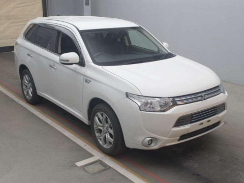 2013 Mitsubishi Outlander PHEV GG2W[2]