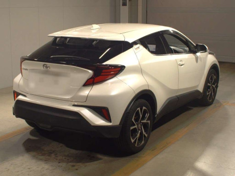 2020 Toyota C-HR NGX10[1]