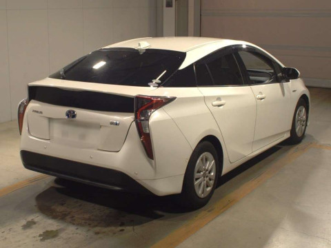 2017 Toyota Prius ZVW50[1]