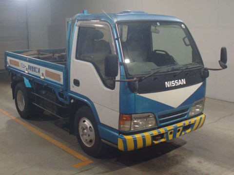 1996 Nissan Atlas AKR66ER[2]