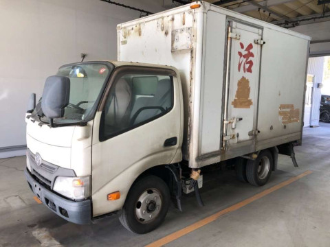 2015 Toyota Dyna Truck XZU605[0]