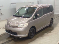 2005 Nissan Serena