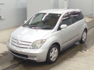 2003 Toyota IST