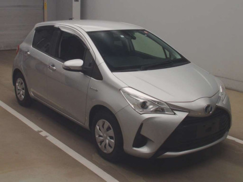 2017 Toyota Vitz NHP130[2]