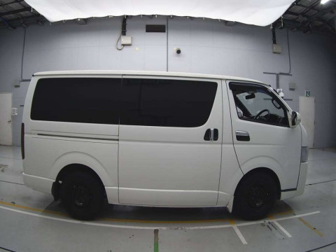 2005 Toyota Hiace Van KDH200V[2]