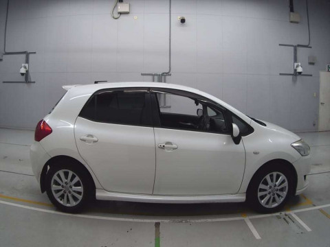 2008 Toyota Auris NZE151H[2]