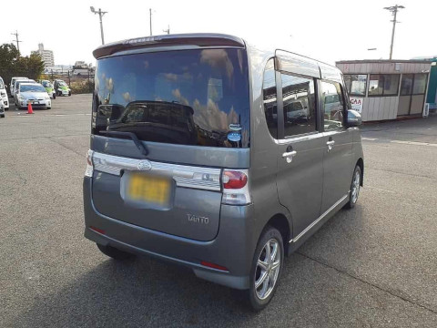 2010 Daihatsu Tanto L375S[1]