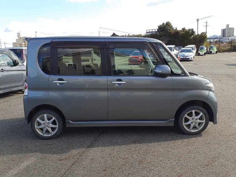 2010 Daihatsu Tanto L375S[2]