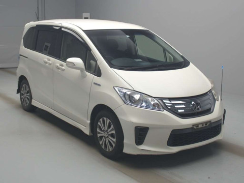 2012 Honda Freed hybrid GP3[2]