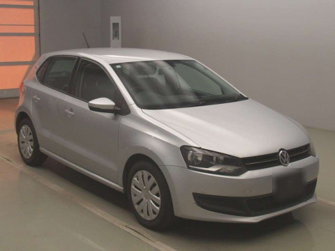 2010 Volkswagen Polo 6RCBZ[2]