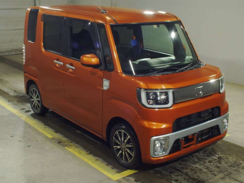 2015 Daihatsu Wake LA710S[2]