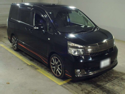 2013 Toyota Voxy ZRR70W[2]