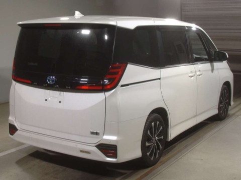 2022 Toyota Noah ZWR90W[1]