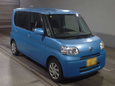 2010 Daihatsu Tanto L375S[2]