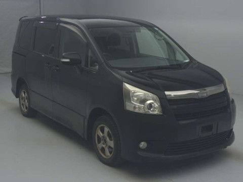 2007 Toyota Noah ZRR75W[2]