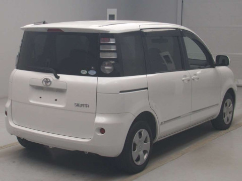 2009 Toyota Sienta NCP81G[1]