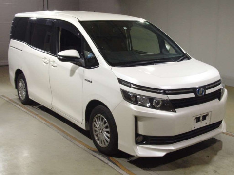 2016 Toyota Voxy ZWR80G[2]