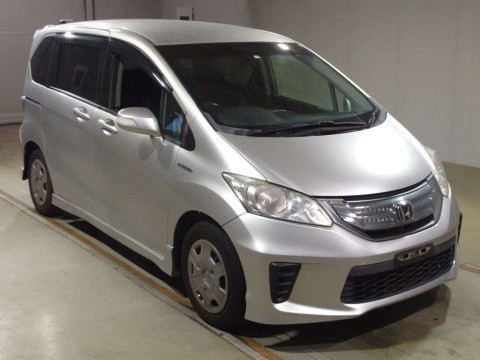 2012 Honda Freed hybrid GP3[2]