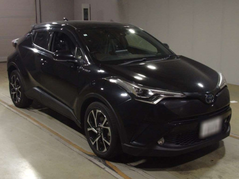 2017 Toyota C-HR ZYX10[2]