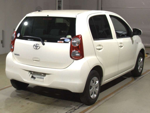 2013 Toyota Passo KGC30[1]