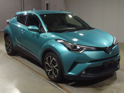 2017 Toyota C-HR ZYX10[2]