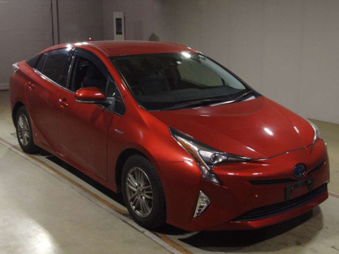 2016 Toyota Prius ZVW50[2]