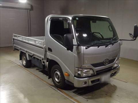 2017 Toyota Toyoace Truck TRY220[2]