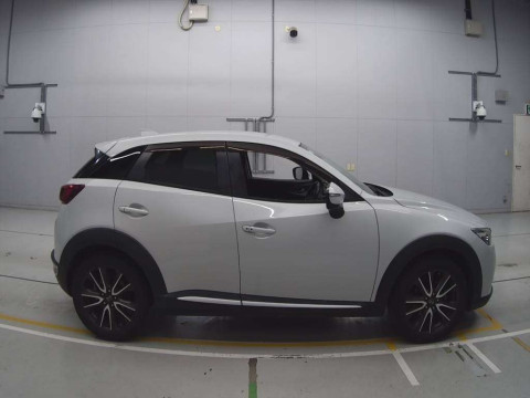 2015 Mazda CX-3 DK5FW[2]