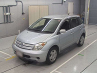 2004 Toyota IST