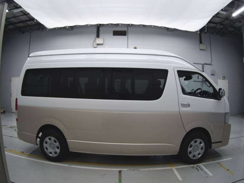 2018 Toyota Hiace Wagon TRH224W[2]