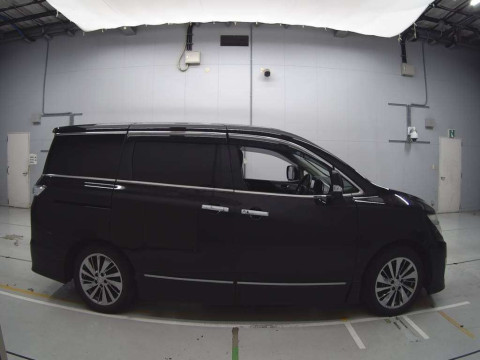 2014 Nissan Elgrand TE52[2]