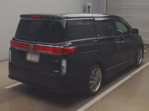 2011 Nissan Elgrand PNE52[1]