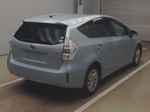 2014 Toyota Prius alpha ZVW41W[1]