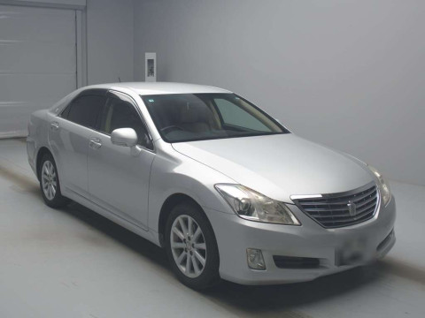 2008 Toyota Crown GRS200[2]