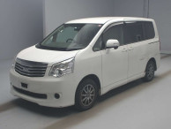 2011 Toyota Noah