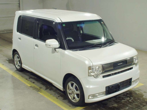 2010 Daihatsu Move Conte Custom L585S[2]