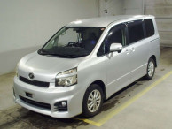 2010 Toyota Voxy