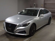 2019 Toyota Crown Hybrid