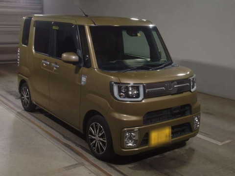 2016 Daihatsu Wake LA700S[2]