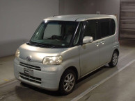 2010 Daihatsu Tanto