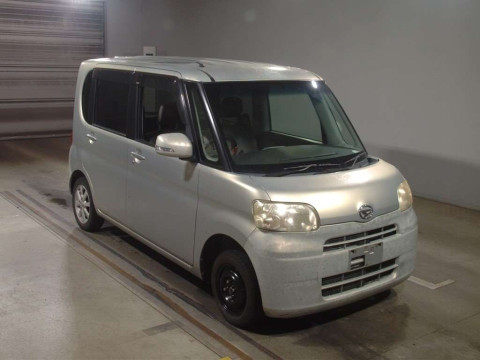 2010 Daihatsu Tanto L375S[2]