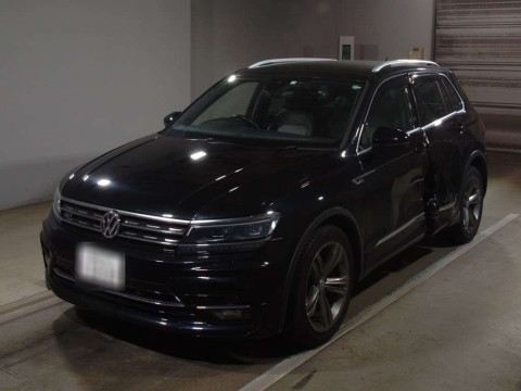 2018 Volkswagen Tiguan 5NCZE[0]