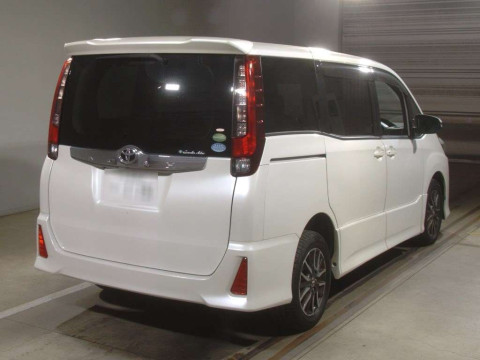 2014 Toyota Noah ZRR85W[1]