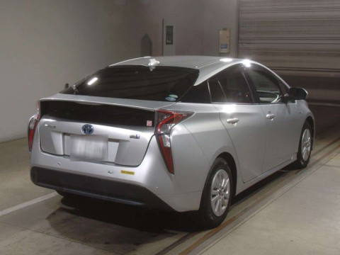 2016 Toyota Prius ZVW50[1]