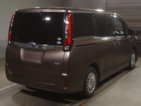 2014 Toyota Noah ZWR80G[1]