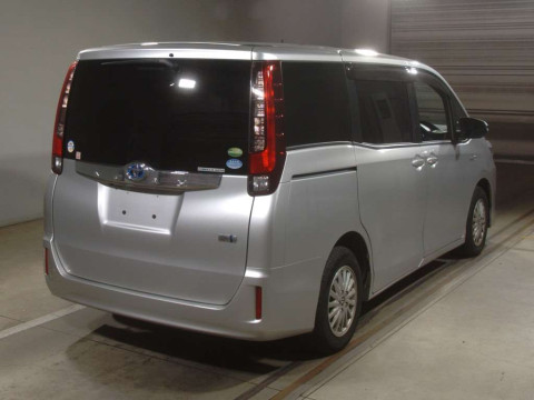 2017 Toyota Noah ZWR80G[1]