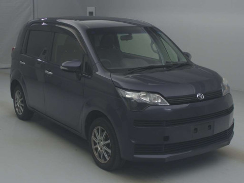 2014 Toyota Spade NCP145[2]